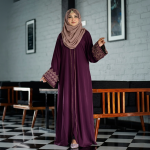 প্রিমিয়াম দুবাই চেরী কাপড়ের Embroidery miskat বোরকা