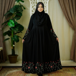 দুবাই চেরী কাপড়ের এমব্রয়ডারি কাজ করা বোরকা