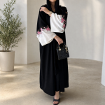 পিংক এন্ড রেড রোজ এমব্রয়ডারি বোরকা - Image 3